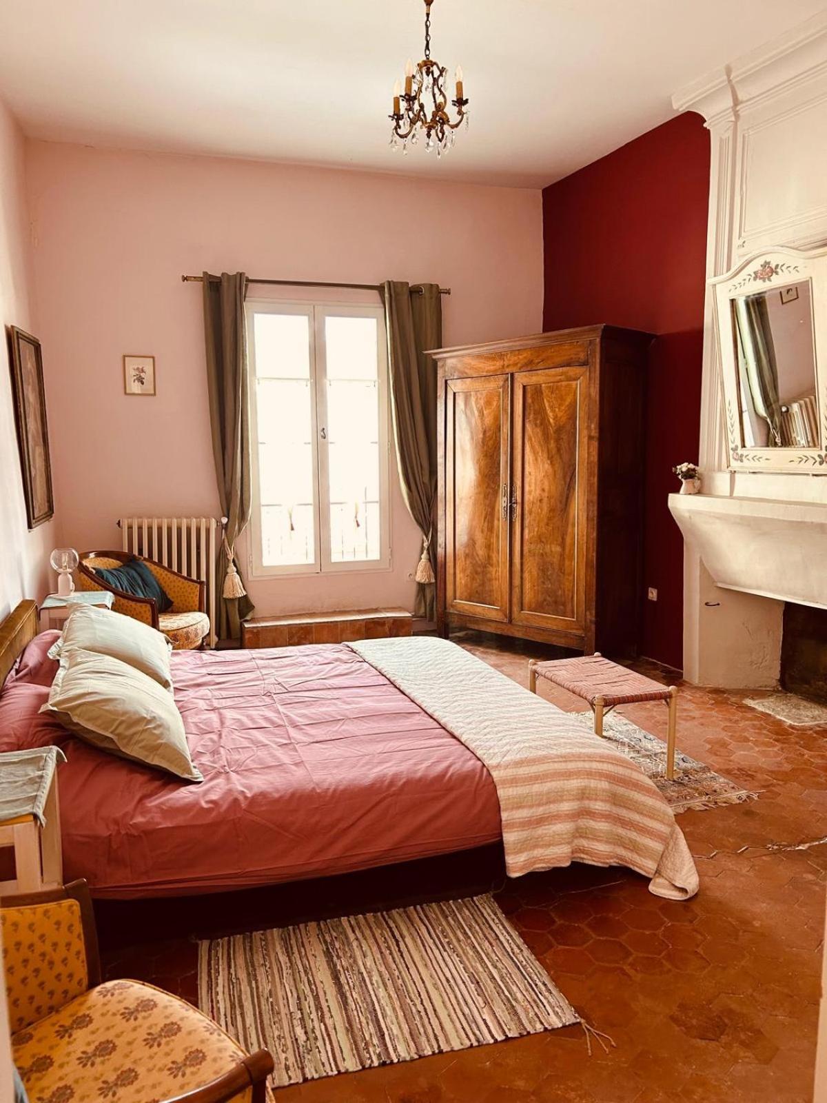 La Sarrasine Hotel Villes-sur-Auzon Екстериор снимка
